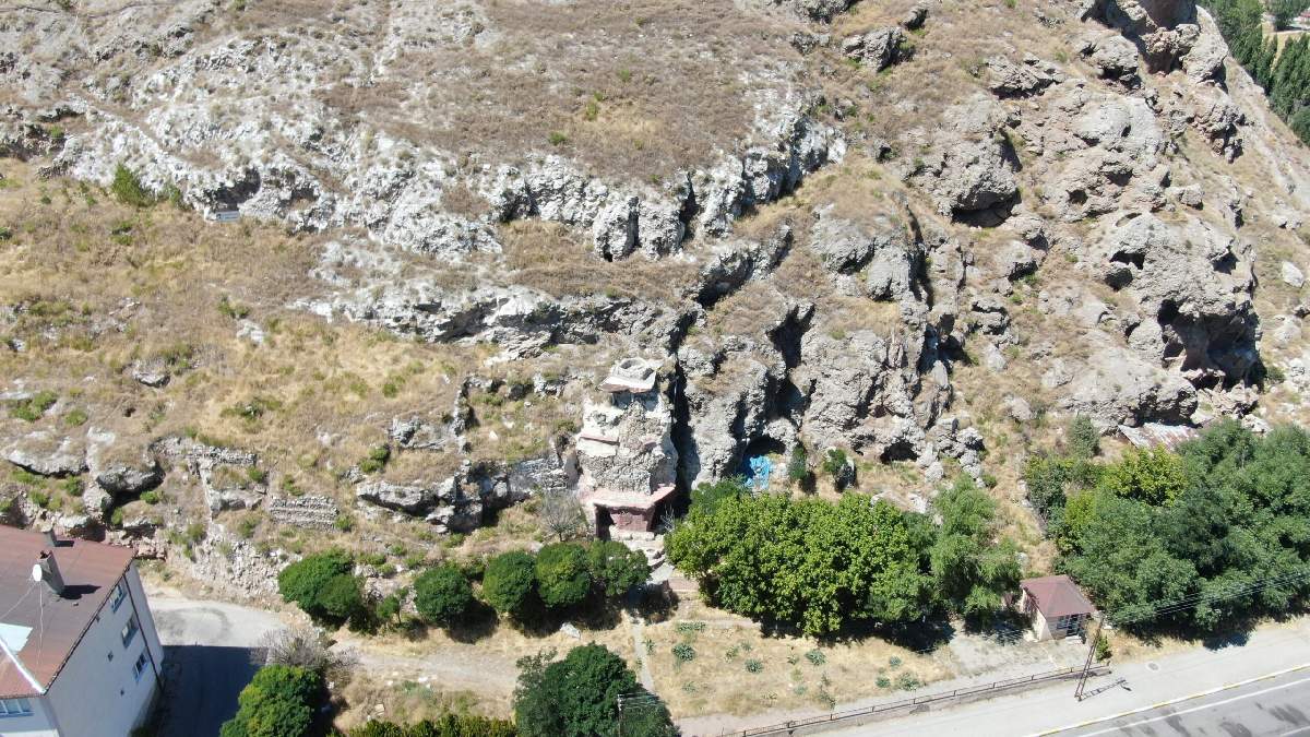 Binlerce yıllık mağaradan üreticilere ev sahipliği! Doğal klima ve lezzet artırıcı: Çevre illerden akın akın geliyorlar