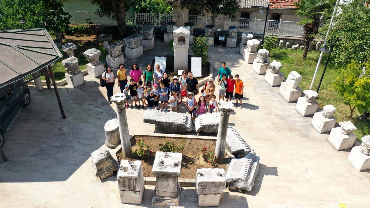 Mİnik arkeologlar iş başında