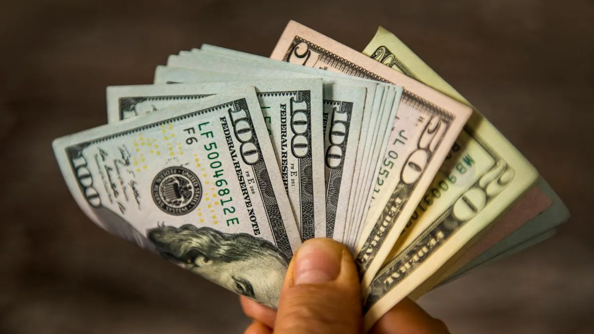 Elinde dolar olan acele etmesin! İki farklı tarih vererek açıkladı: Doların akıbeti bu karara bağlı