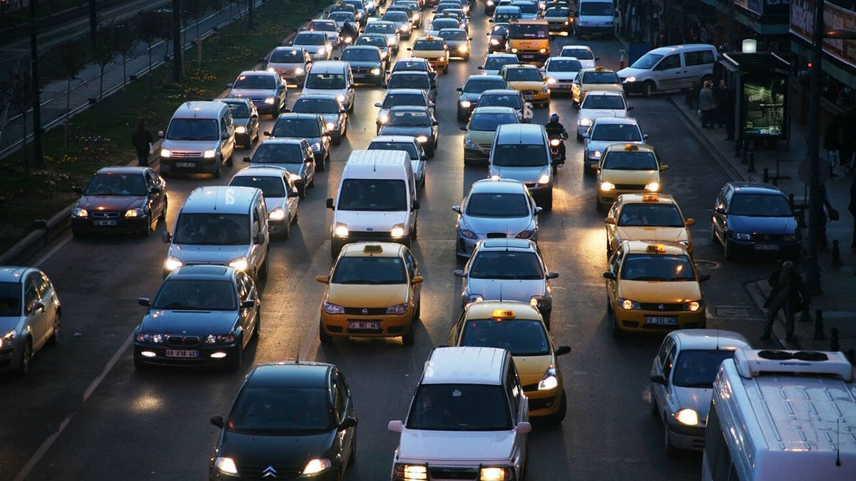 Tüm araç sahiplerini ilgilendiriyor: Yapmayanlara büyük ceza var! Süresi uzatıldı, internetten kolayca yapılabiliyor