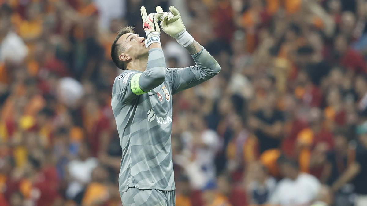 Muslera: "Performansımız üst düzey olmalı"
