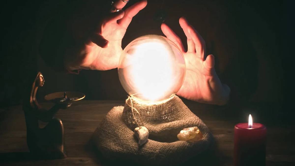 Kahin Kassandra’dan Mavi Dolunay kehaneti! Kabusumuz olacak… tek tek sıraladı