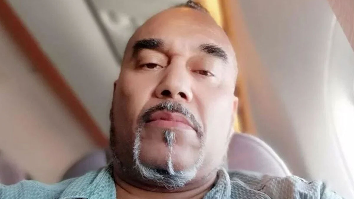 Ünlü müzisyen sahnede beyin kanaması geçirdi