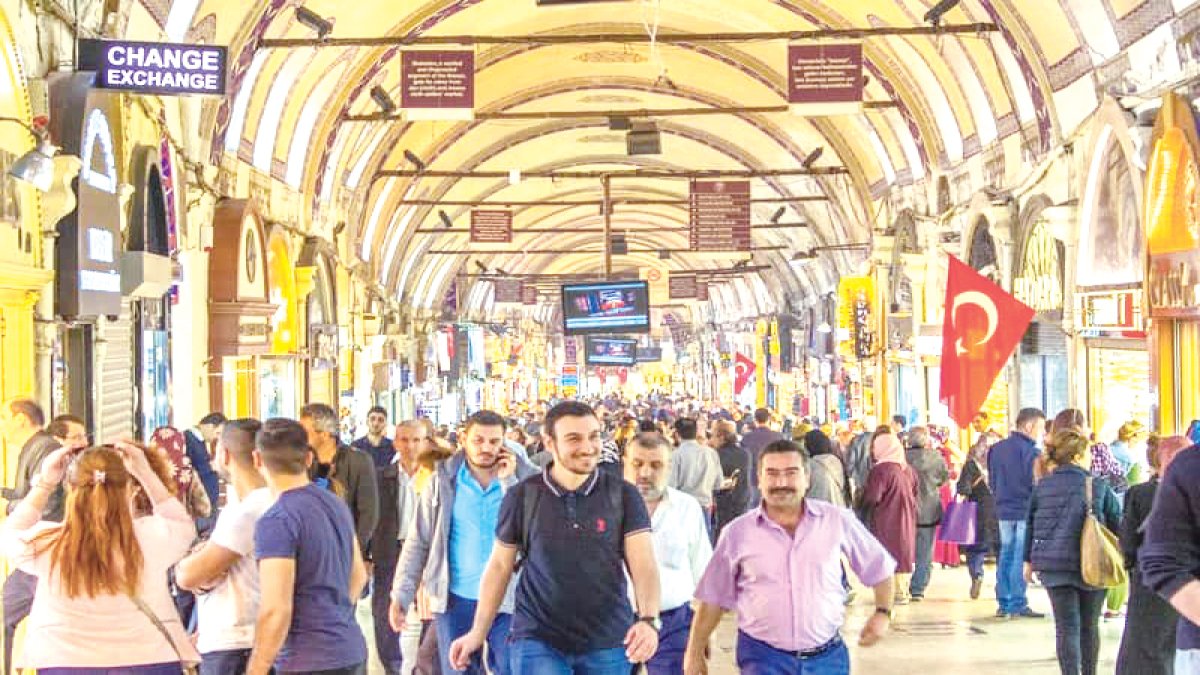 Yine tüketerek büyüyoruz