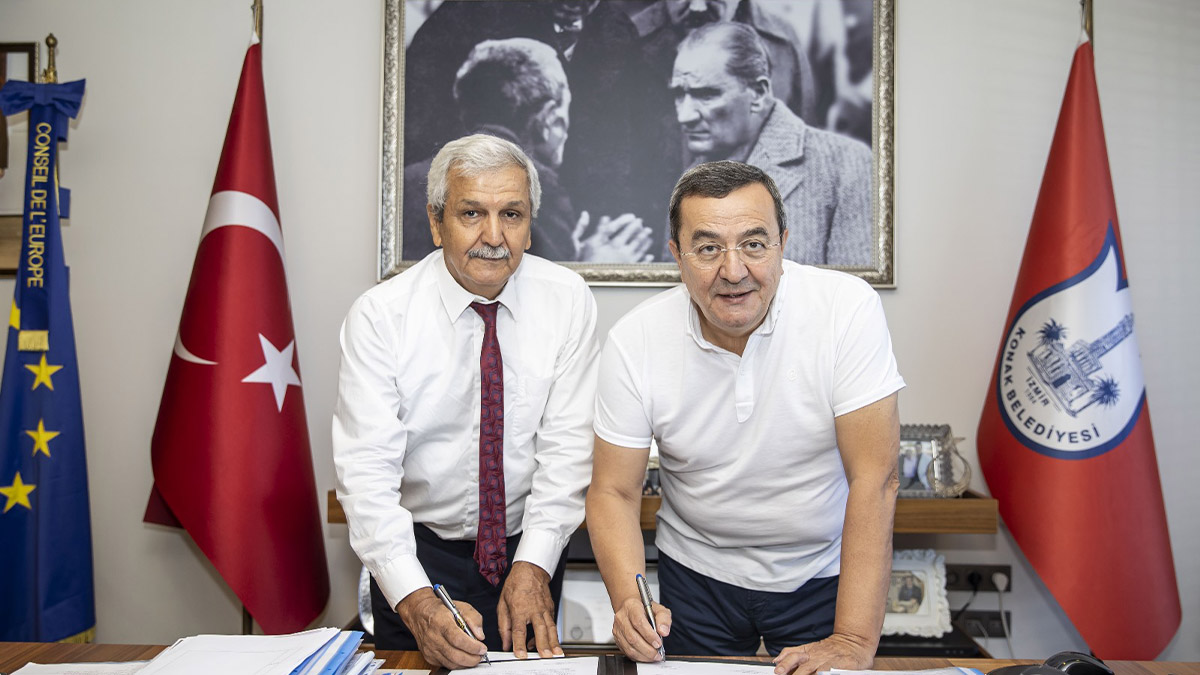 Konak Belediyesi’nden öğrencilere kırtasiye desteği