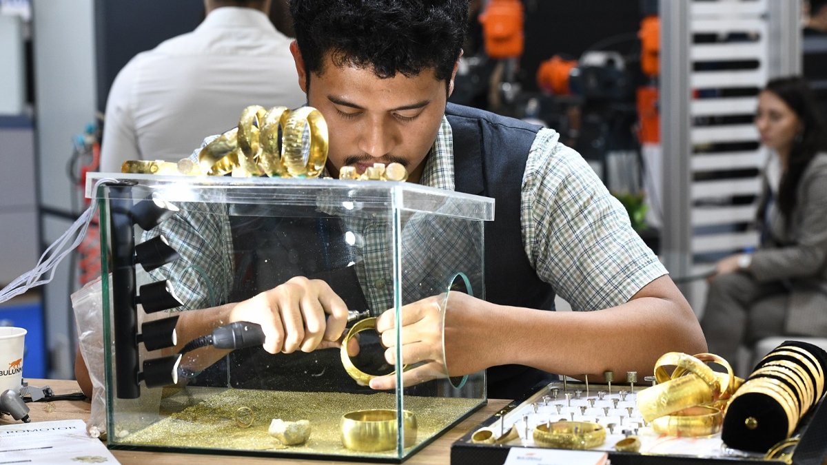 Küresel ihracattaki mücevher parıltısı İstanbul’dan Dünya’ya yayılıyor