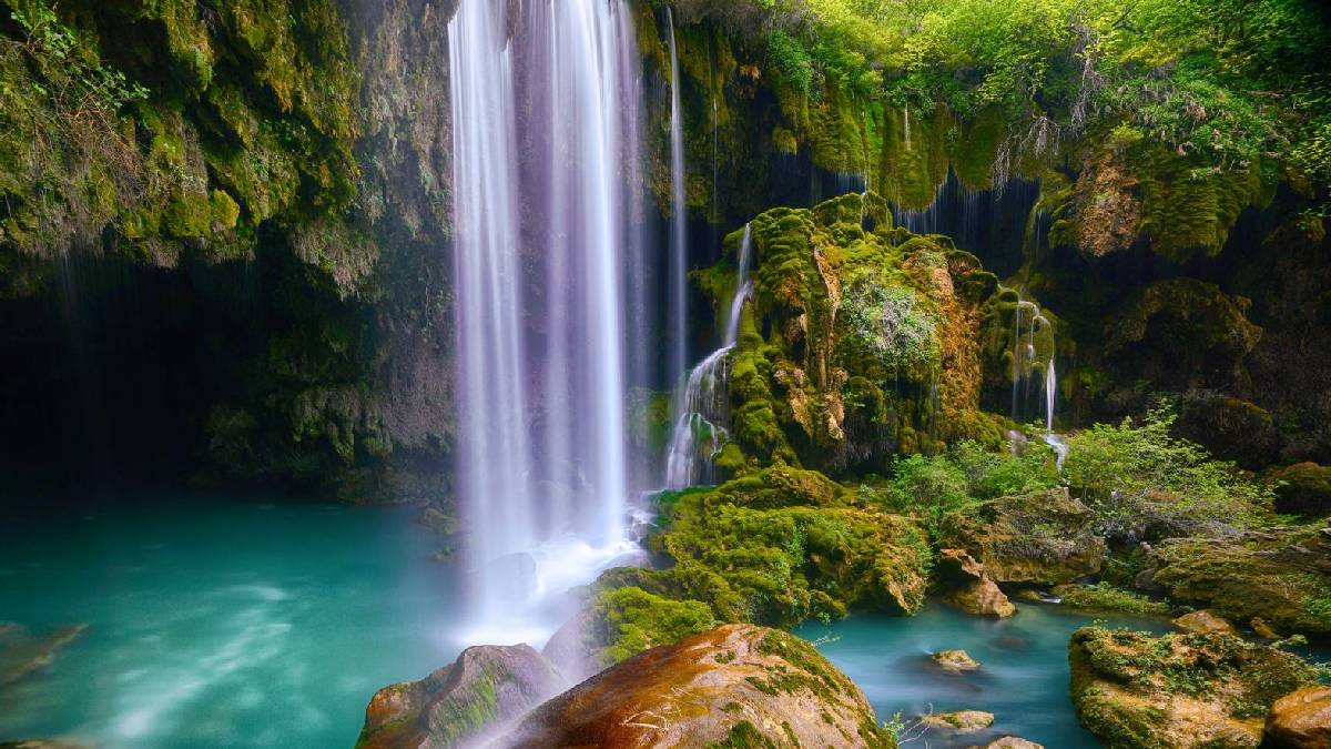 Burası Maldivler değil Mersin! Turistler koşa koşa oraya gidiyor… Resmen yeşilliklerin arasında saklı bir cennet