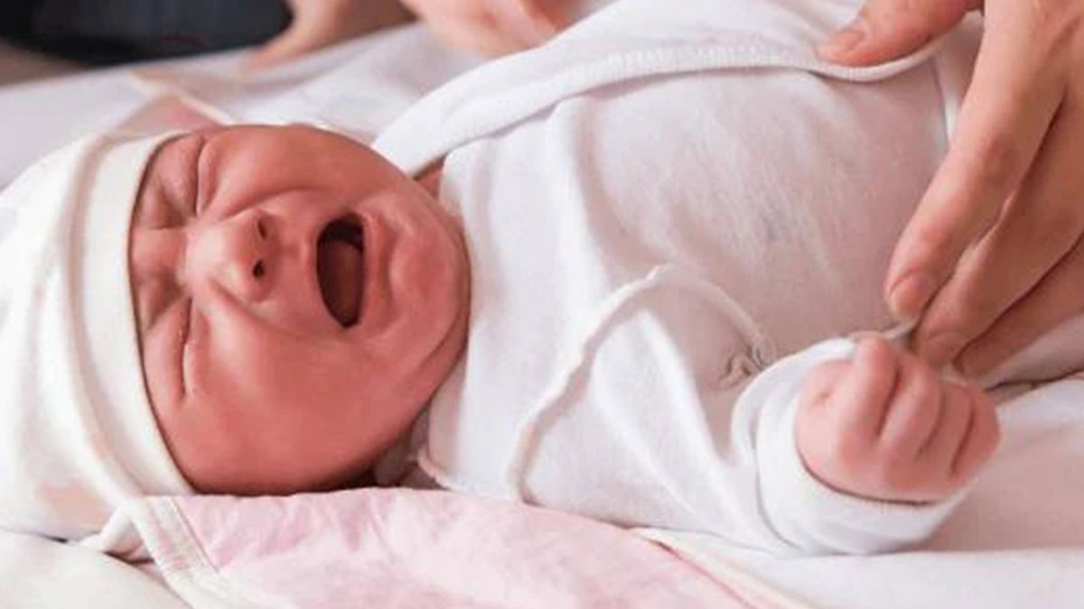 Bebeğiniz uyumuyorsa nedeni annesi olabilir! Uzmanı çözümünü anlattı, altın değerinde tavsiyeler