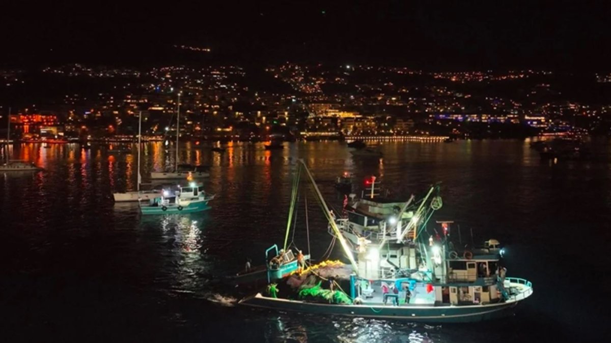 Balıkçılar 'Vira Bismillah' diyerek denize açıldı