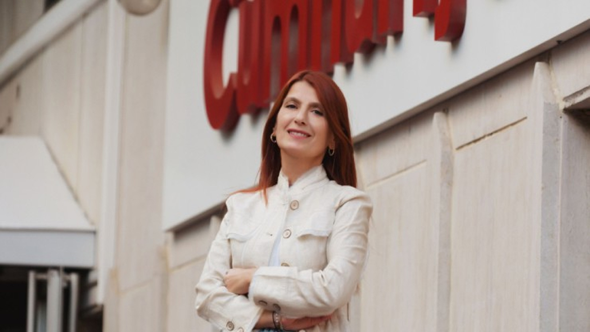 Mine Esen, Cumhuriyet gazetesinin ilk kadın genel yayın yönetmeni oldu