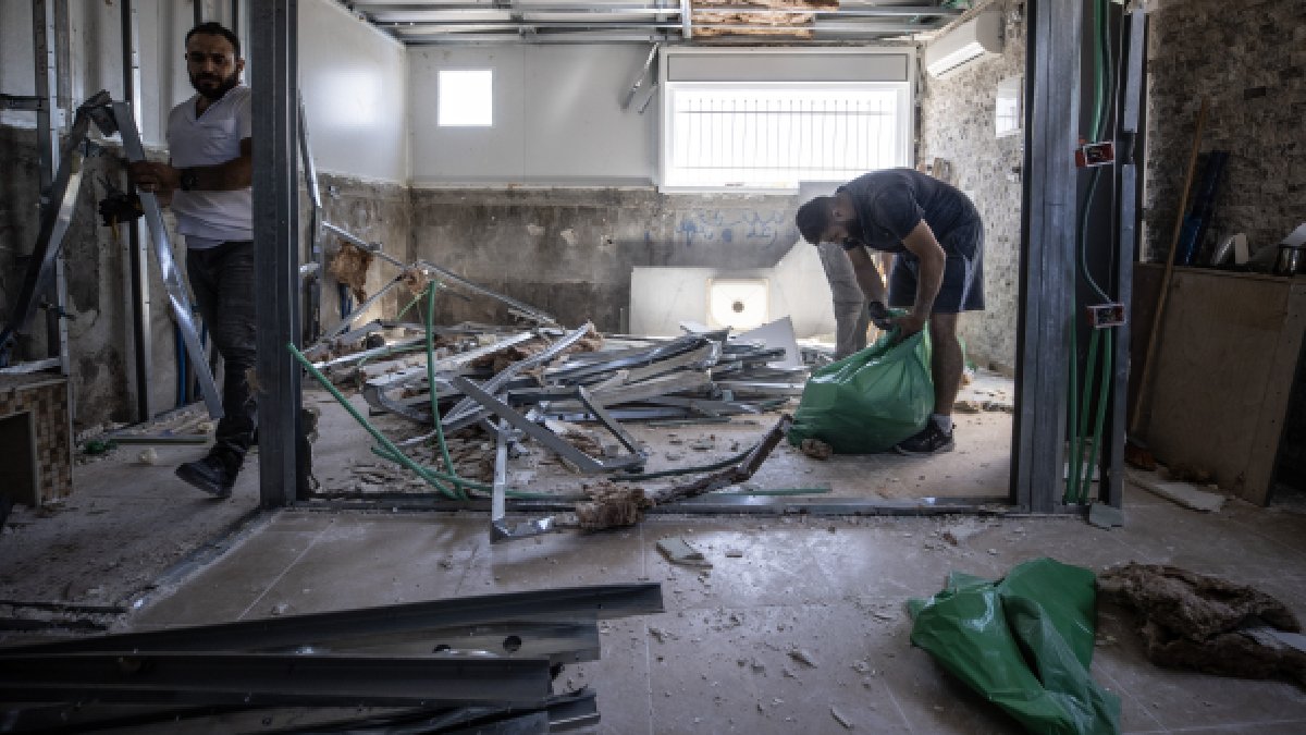 İsrail’in Filistinlilere en acı dayatması: Evlerini kendi elleriyle yıkıyorlar