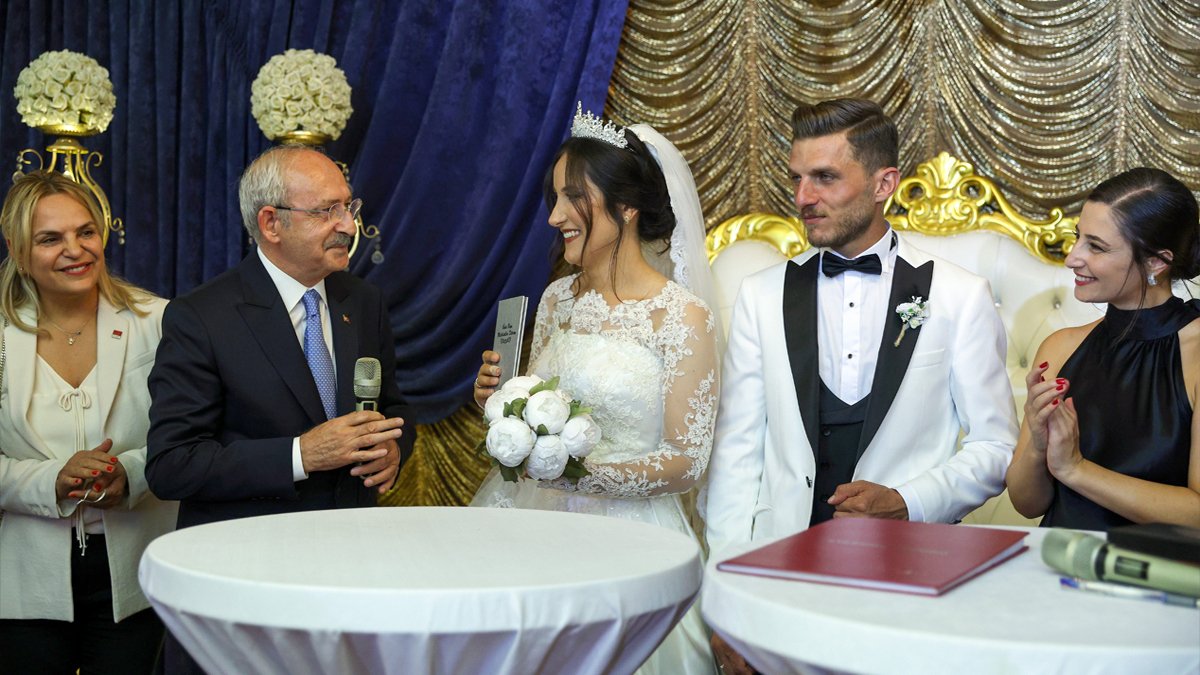 Kılıçdaroğlu nikah şahidi oldu