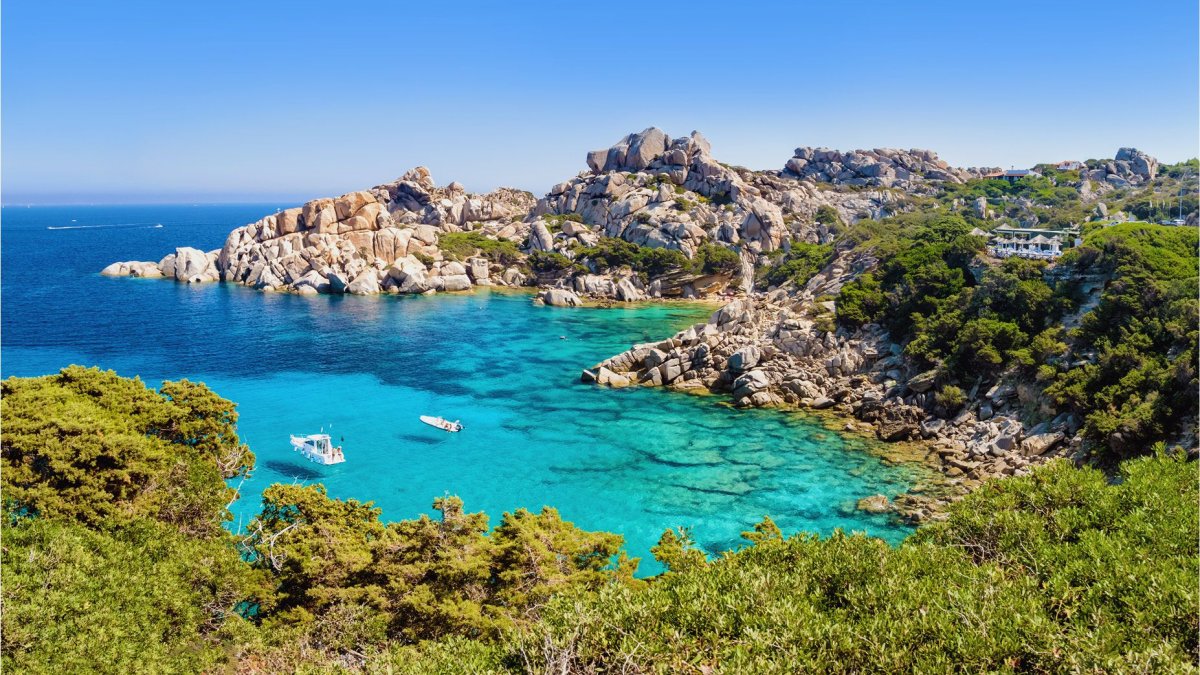 Tatile gitti 41 kilo çakıl taşı çaldı