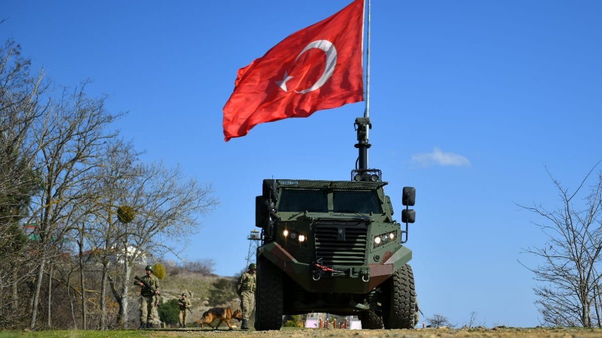 MSB duyurdu: 13'ü FETÖ mensubu 18 kişi yakalandı