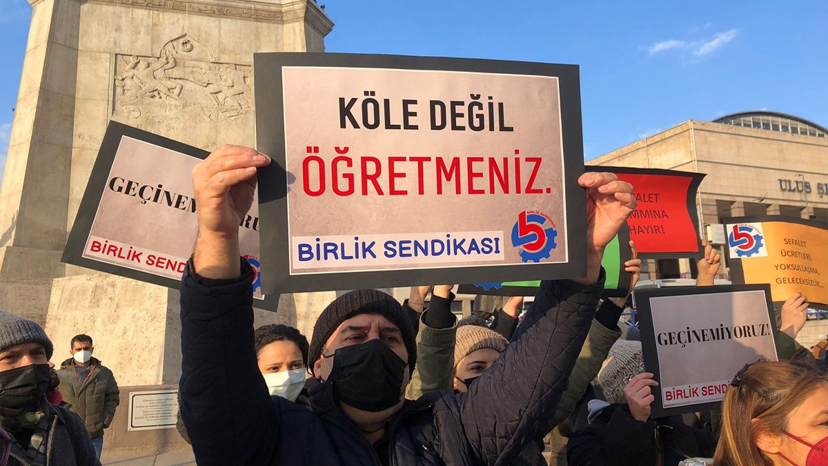 Özel okul öğretmenleri haklarını talep ediyor: 'Taban maaş' düzenlemesi geri gelsin