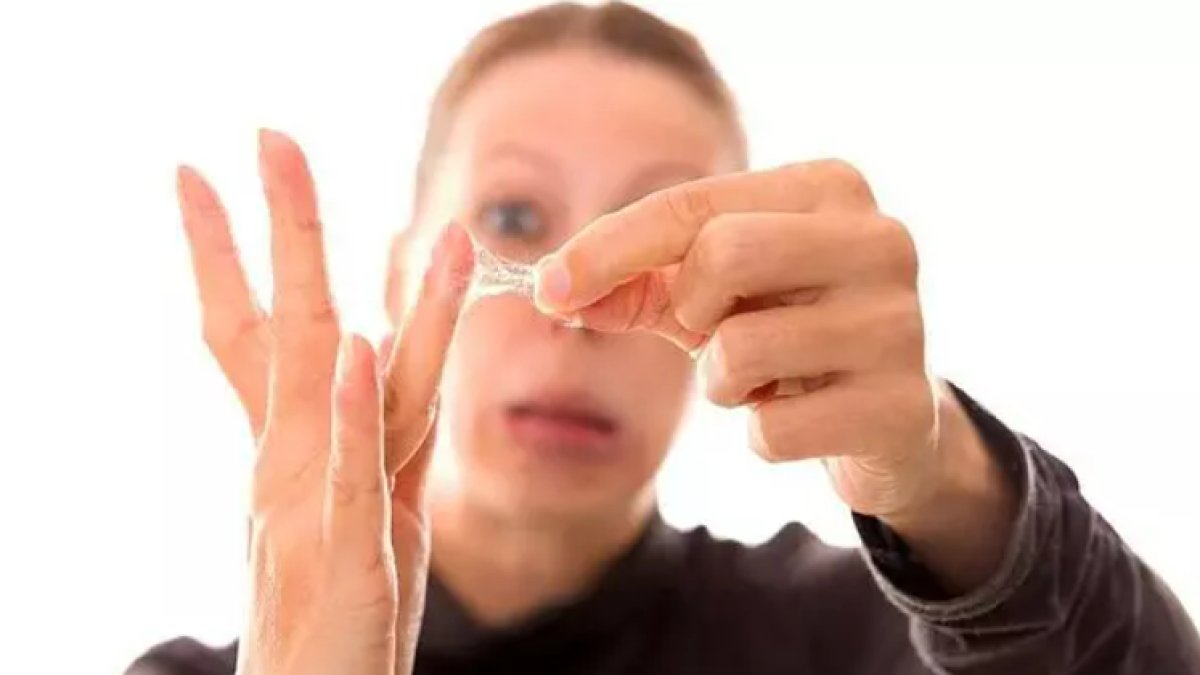 Japon Yapıştırıcısı Elden Nasıl Çıkar: Pratik Bilgiler ve İpuçları