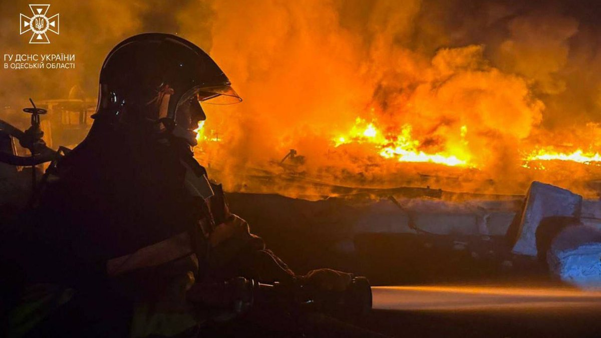 3,5 saat boyunca vurdular! Rusya'dan Odessa'ya 25 İHA ile saldırı