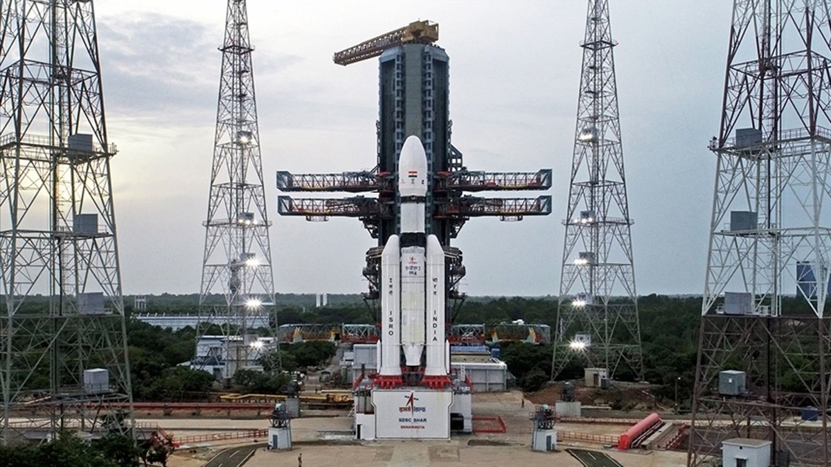 Hindistan, Ay görevini tamamlayan keşif aracını uyku moduna aldı