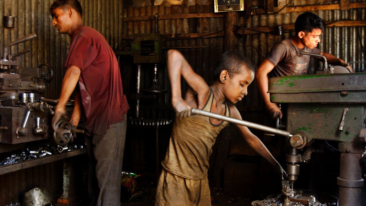 CHP'li İlgezdi: Çocuk işçiliğinin yasal zemini devlet eliyle oluşturuluyor
