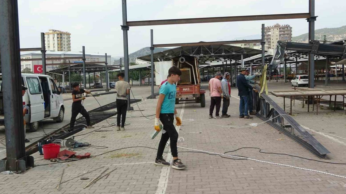 Kaynak ustası bulunamadı, lise öğrencileri görevlendirildi: Adana'da meslek öğrencileri iş başı yaptı