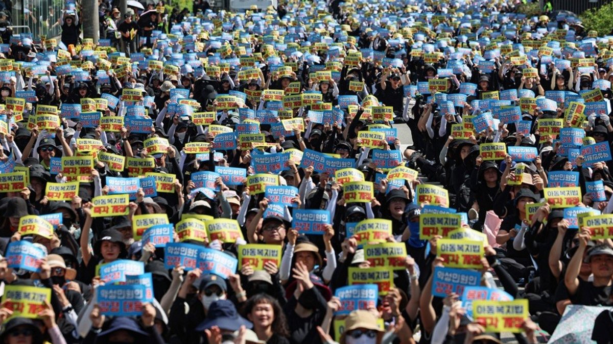 Veli ve öğrenciler psikolojik şiddet uyguluyor iddiası: Güney Kore’de öğretmenler protesto düzenledi