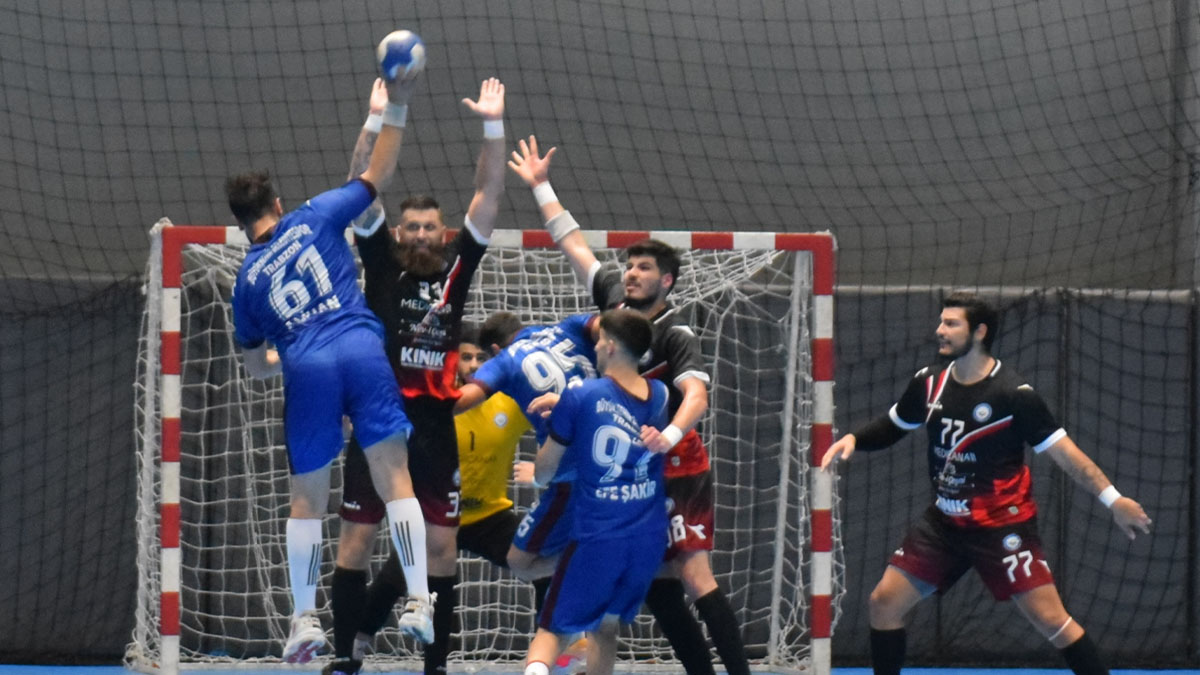 Çekişmeli maçın galibi Nilüfer Belediyespor