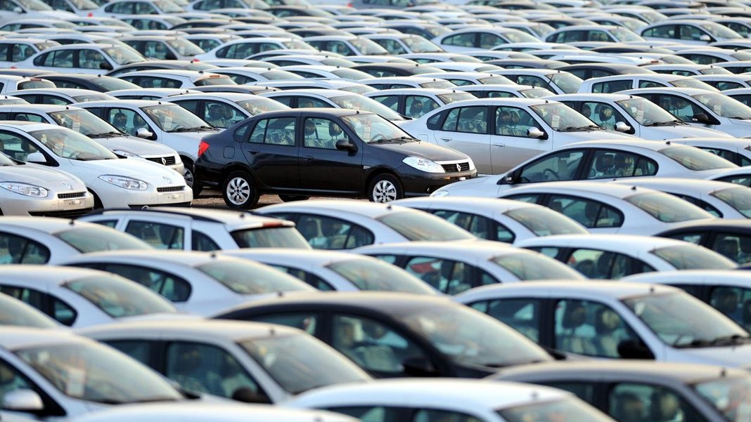 Otomobiller artık yatırım aracı olmaktan çıkıyor: Satışlar azaldı, tüketici elektrikli araçlara yöneldi