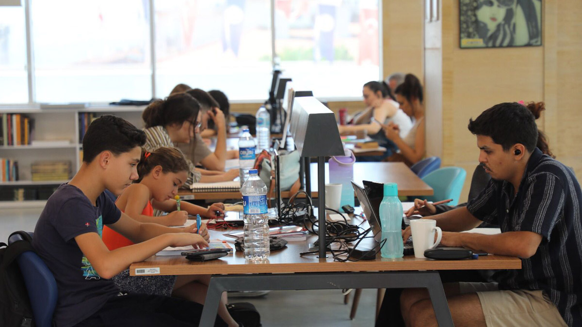 Büyükşehir kütüphanelerine vatandaşlardan yoğun ilgi