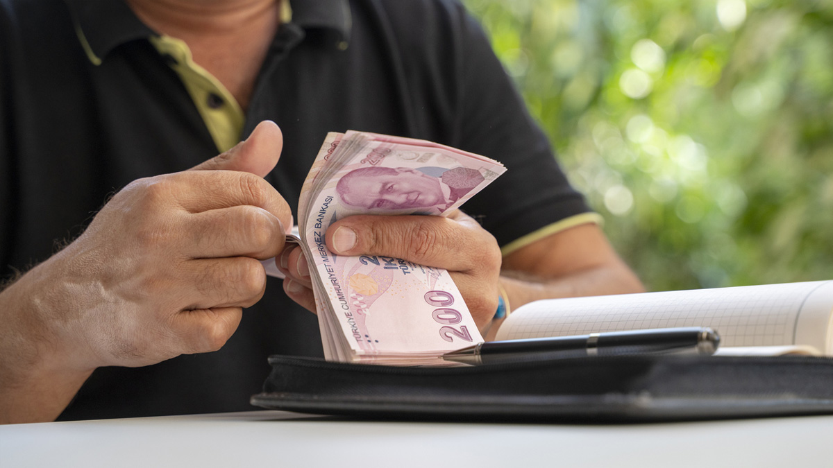 Bu rakamlar emeklinin yüzünü güldürüyor! Eylül ayına özel promosyon müjdesi: İmzayı atan bir tomar parayla dönecek
