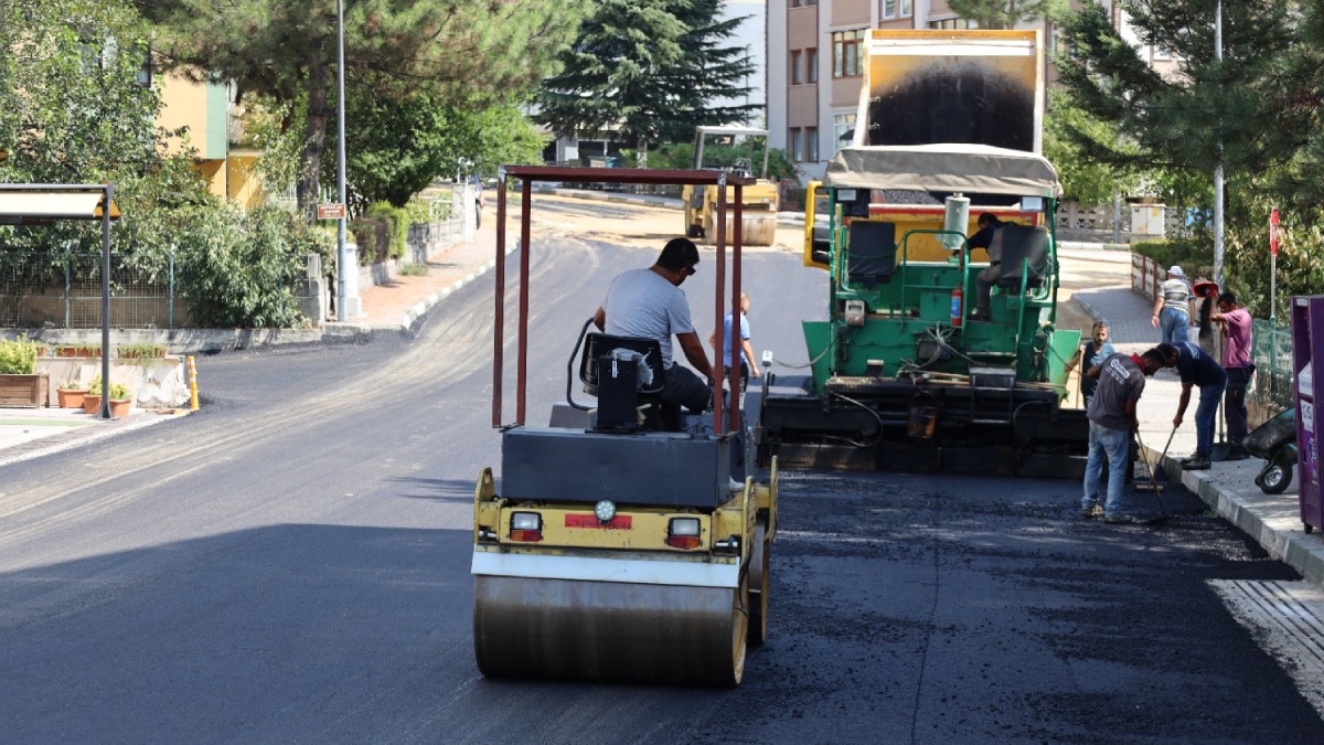 5 mahalle 11 bin ton sıcak asfaltla buluştu