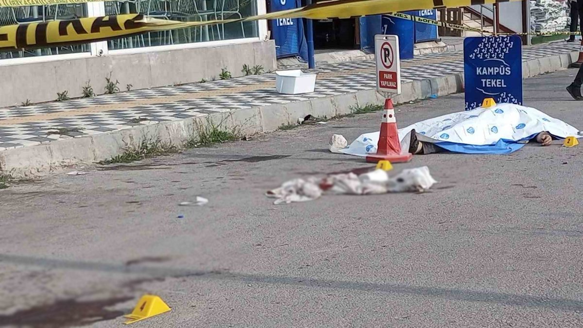 Afyonkarahisar'da sokak ortasında silahlı saldırı: 1 kişi hayatını kaybetti