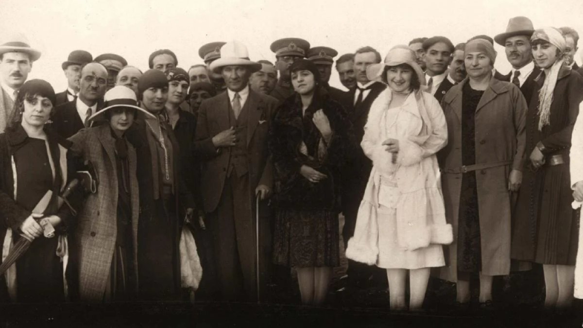 Kadınlara Seçme ve Seçilme Hakkı: Türkiye'nin Tarihinde Bir Devrim