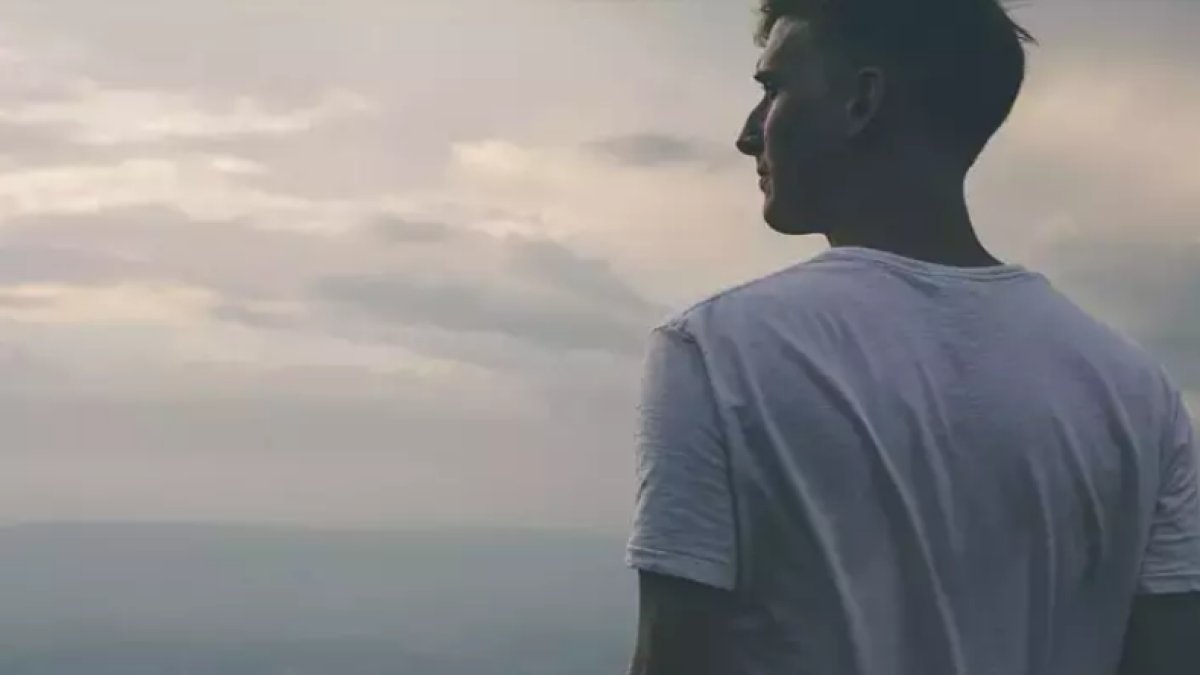 Rüyada Sürekli Aynı Kişiyi Görmek: Anlamı ve Yorumları