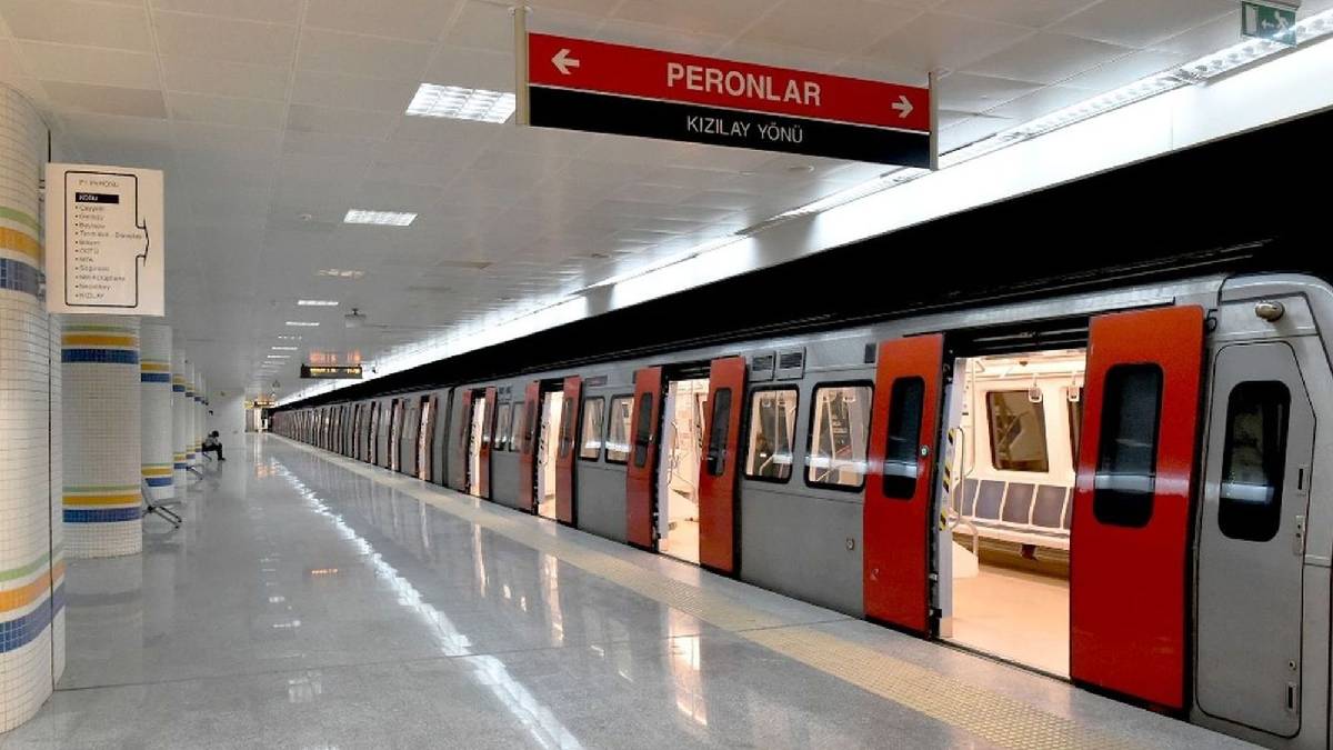 Jüpiter retrosu Mansur Başkanı da vurdu! Ankara’da metroya binen şaşkına döndü: Bakın metrodan ne çıktı…