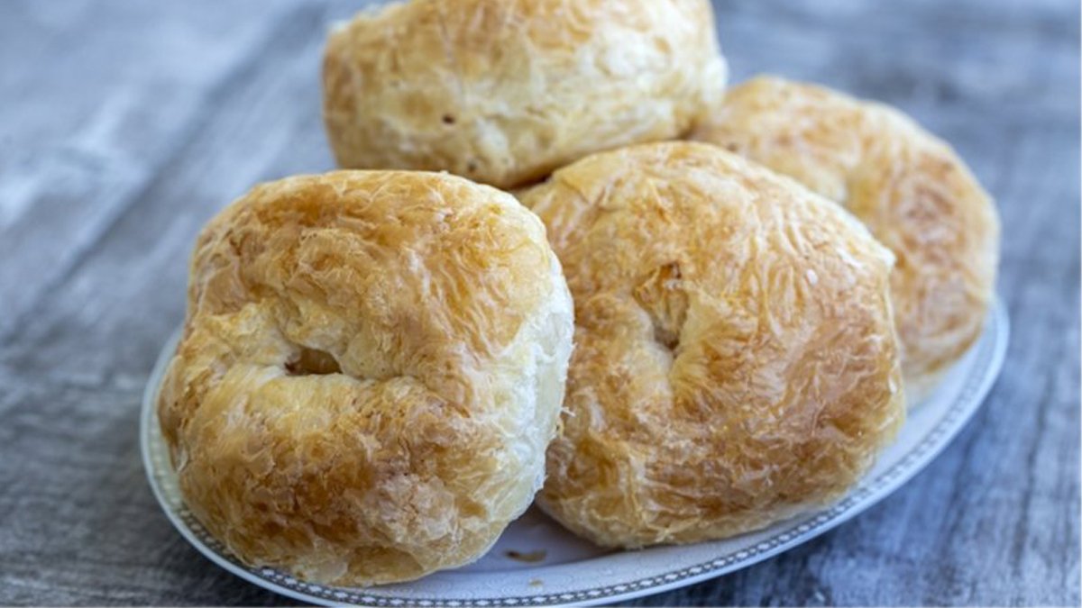 Boyoz yemek için İzmir'e gitmeyin, bu tarifle İzmir size gelecek! İşte gerçeğini aratmayan yalancı boyoz tarifi