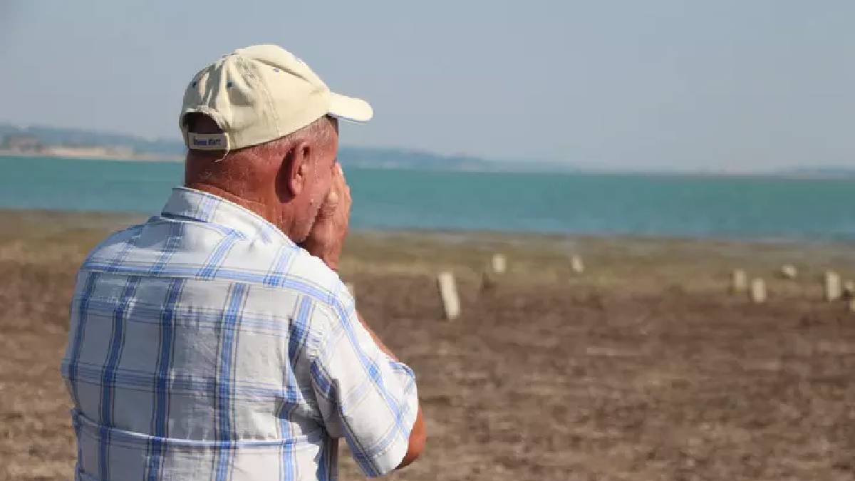 Seyhan gölü çekilince ortaya çıkanlar hayrete düşürdü! Yıllardır sular altında gizli kalmış, görmeye akın akın turist geliyor...