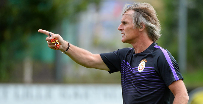 Jan Olde Riekerink transfer konusunda acele edilmesini istiyor