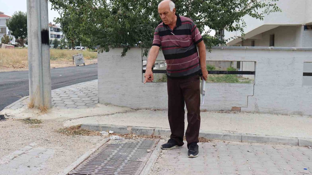 Emek mahallesi sakinleri mazgallardan şikayetçi
