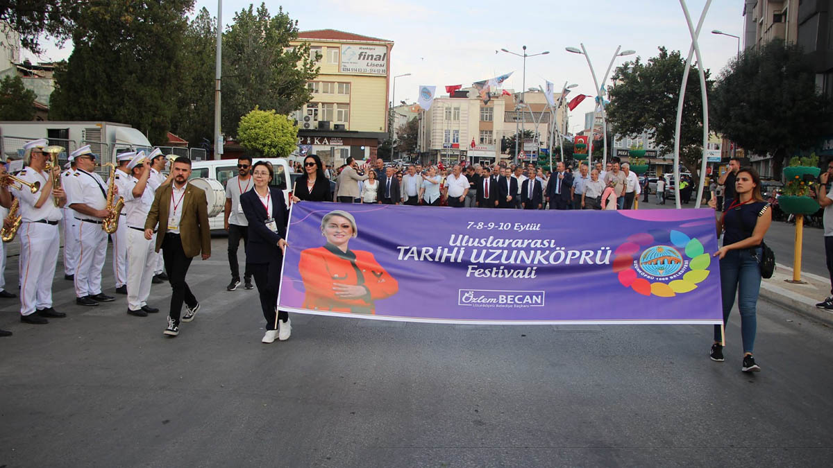 Uluslararası Tarihi Uzunköprü Festivali’nde on binler, Uzunköprü’de ağırlandı