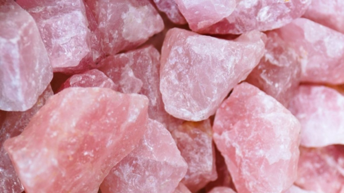 Pembe Kuvars Taşı Özellikleri: Ruhunuzu Dengelemenin Anahtarı