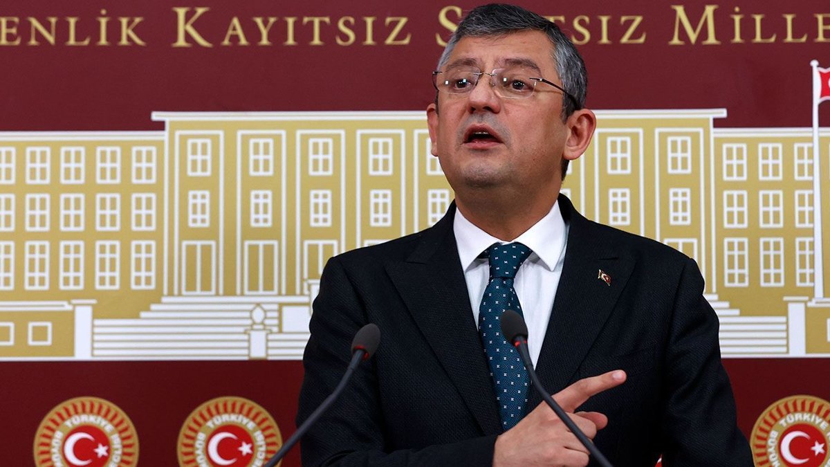 CHP'de genel başkanlık tartışmaları: Özgür Özel 'adayım' dedi