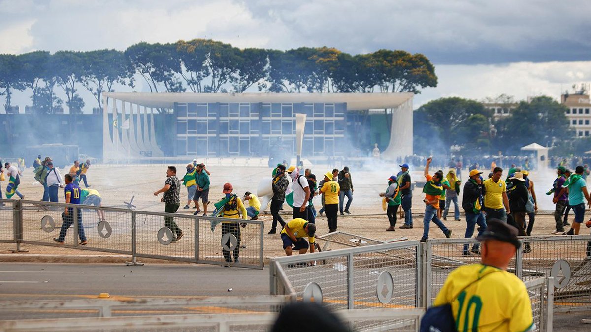 Brezilya'da Yüksek Mahkeme'den rekor ceza: Kongre baskınında ilk sanığa 17 yıl hapis