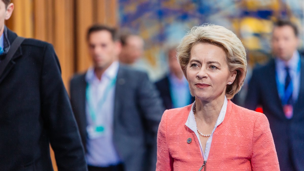 Von der Leyen yeniden aday oluyor mu? AB Komisyonu Başkanı adaylığı talep etmedi ima etti