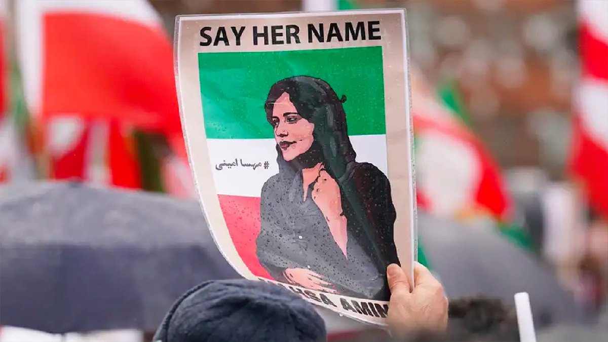 İran'daki baskıyı ortaya koyan rapor: 79 gazeteciye 'Amini' kelepçesi