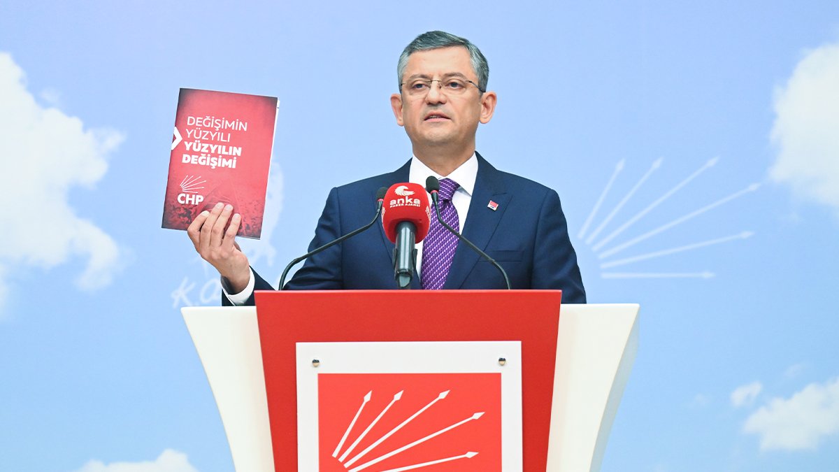 CHP'de genel başkanlık yarışı: Özgür Özel adaylığını resmen ilan etti