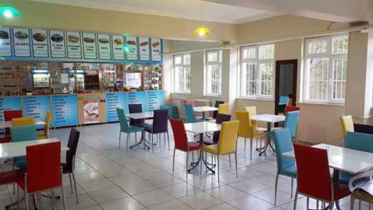 Öğrenciler ve veliler uğramaya korkuyor! Kantin fiyatları lüks restoranları aratmıyor