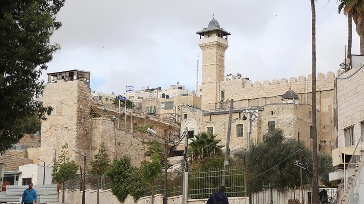 İsrail’den tartışmalı hamle: Camiyi Müslümanlara kapatıp Yahudilere açtılar
