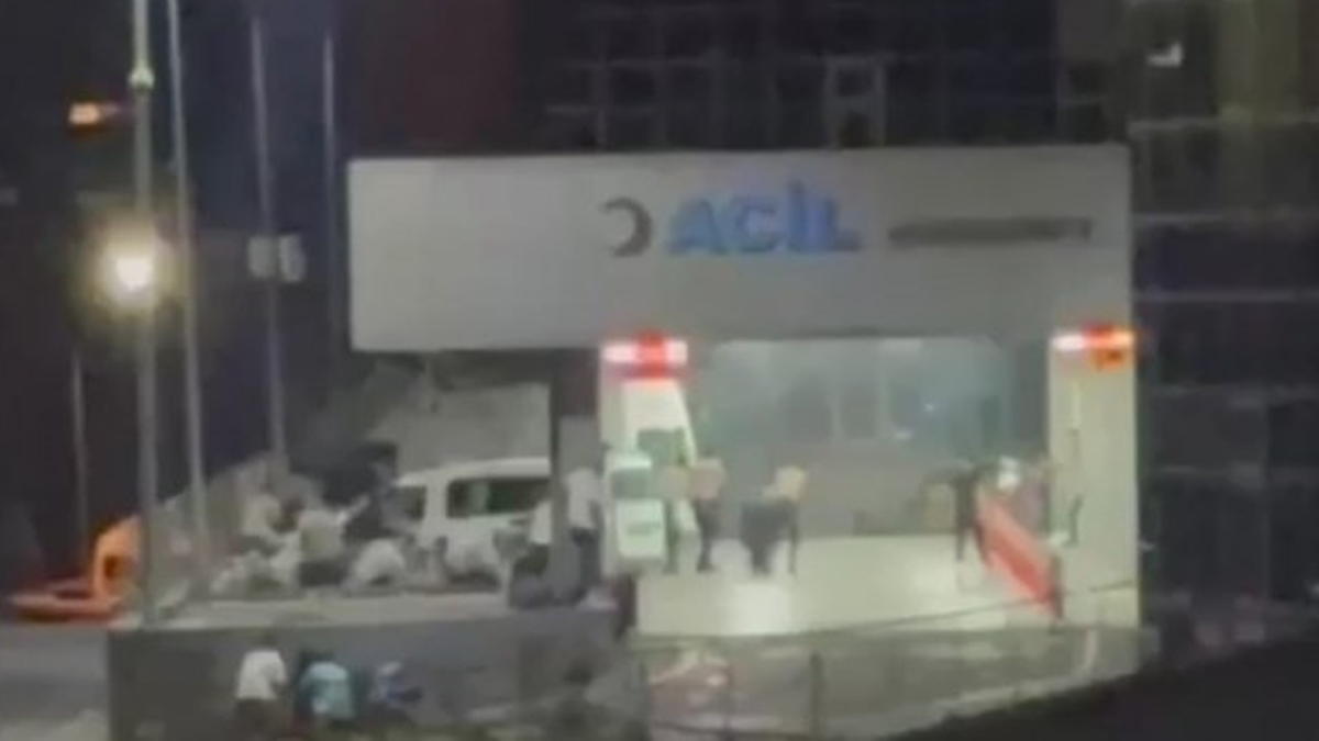 Acil serviste silahlarını konuşturdular: Devlet hastanesi savaş alanı oldu!