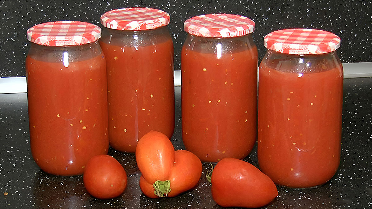 Evde yaptığı konserveden zehirlenip hayatını kaybetti! Konserveniz böyle görünüyorsa asla tüketmeyin, kapağını bile açmadan atın