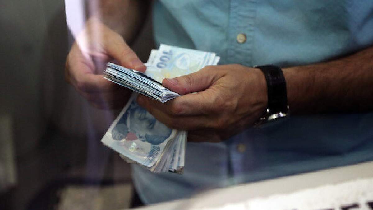 Emekliye kredide bu yılın avantajı! Bana kredi çıkmaz demeyin, bu bankaya gidene 50 bin TL yatırılıyor